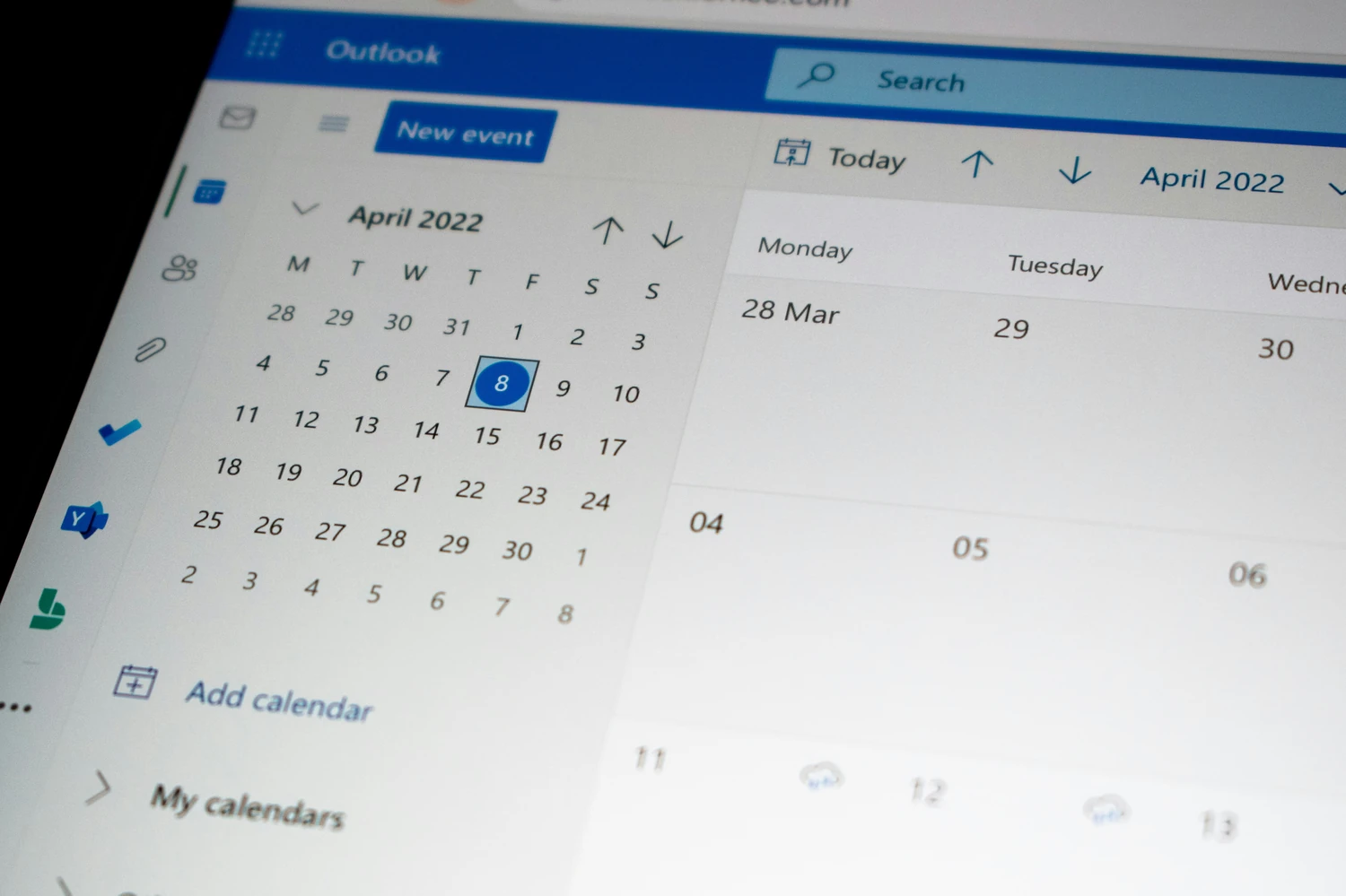 Online booking calendar displayed on a laptop screen